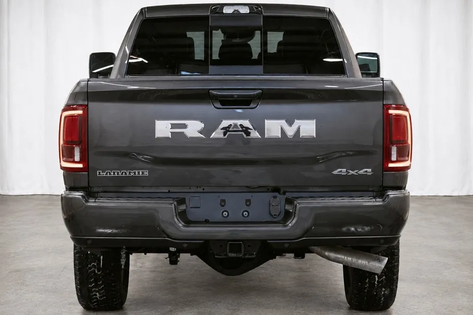 Ram 3500 Laramie 2026 photo 5