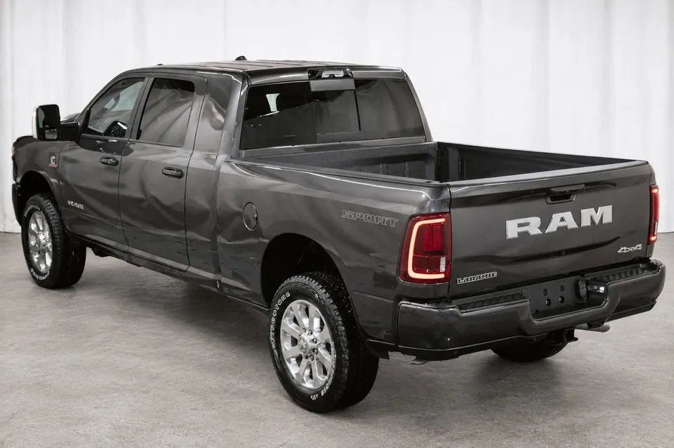 Ram 3500 Laramie 2026 photo 4