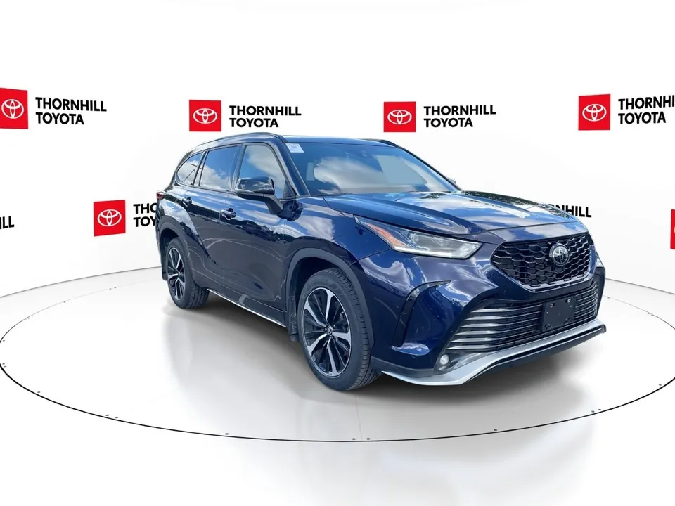 Toyota Highlander 2022 photo 2