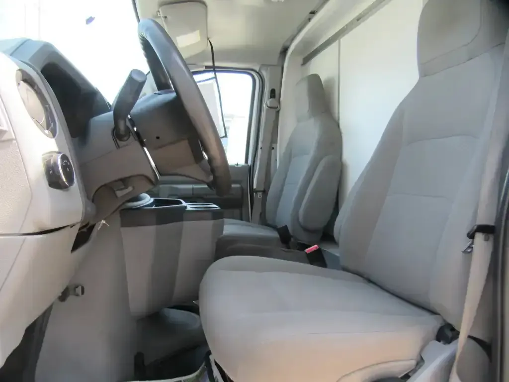 Ford E-450 2022 photo 5