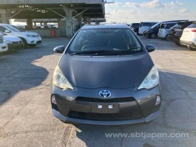 Toyota Aqua 2013 photo 5