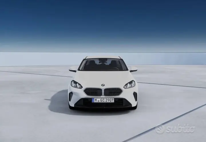 BMW 1 Series photo 3