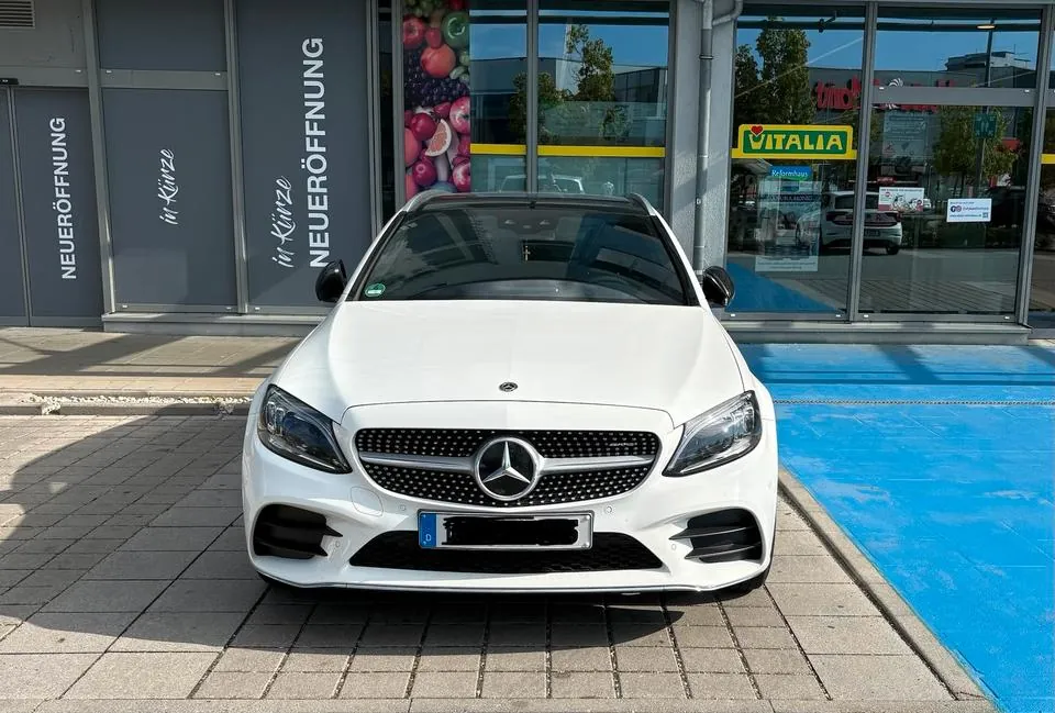 Mercedes-Benz C200