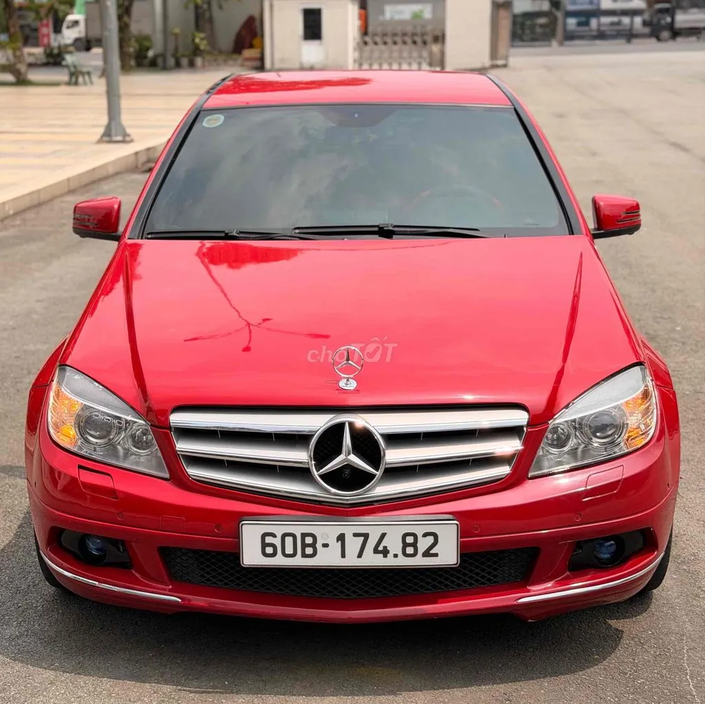 Mercedes-Benz C-Class 2010 photo 2