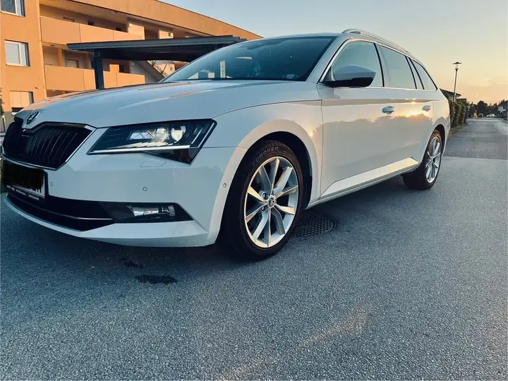 Skoda Superb 2016 photo 2