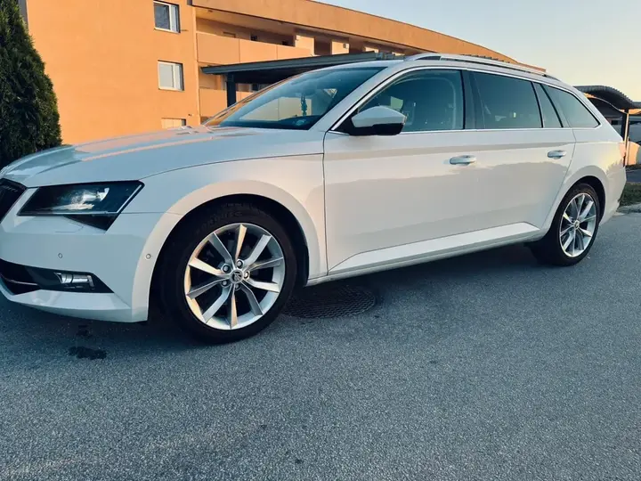 Skoda Superb 2016 photo 3