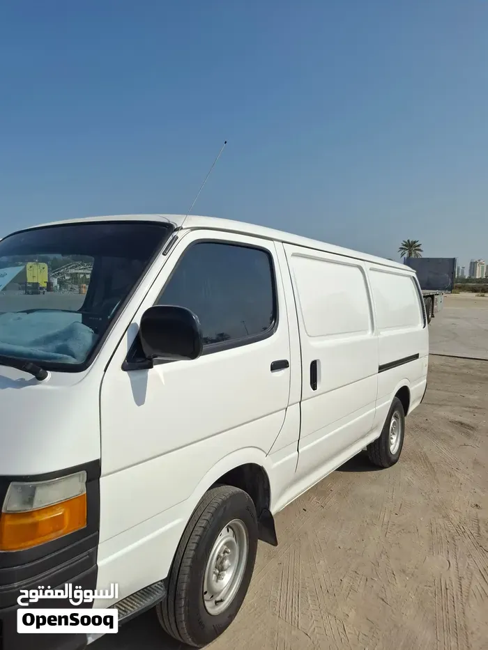 Toyota Hiace 2001 photo 3