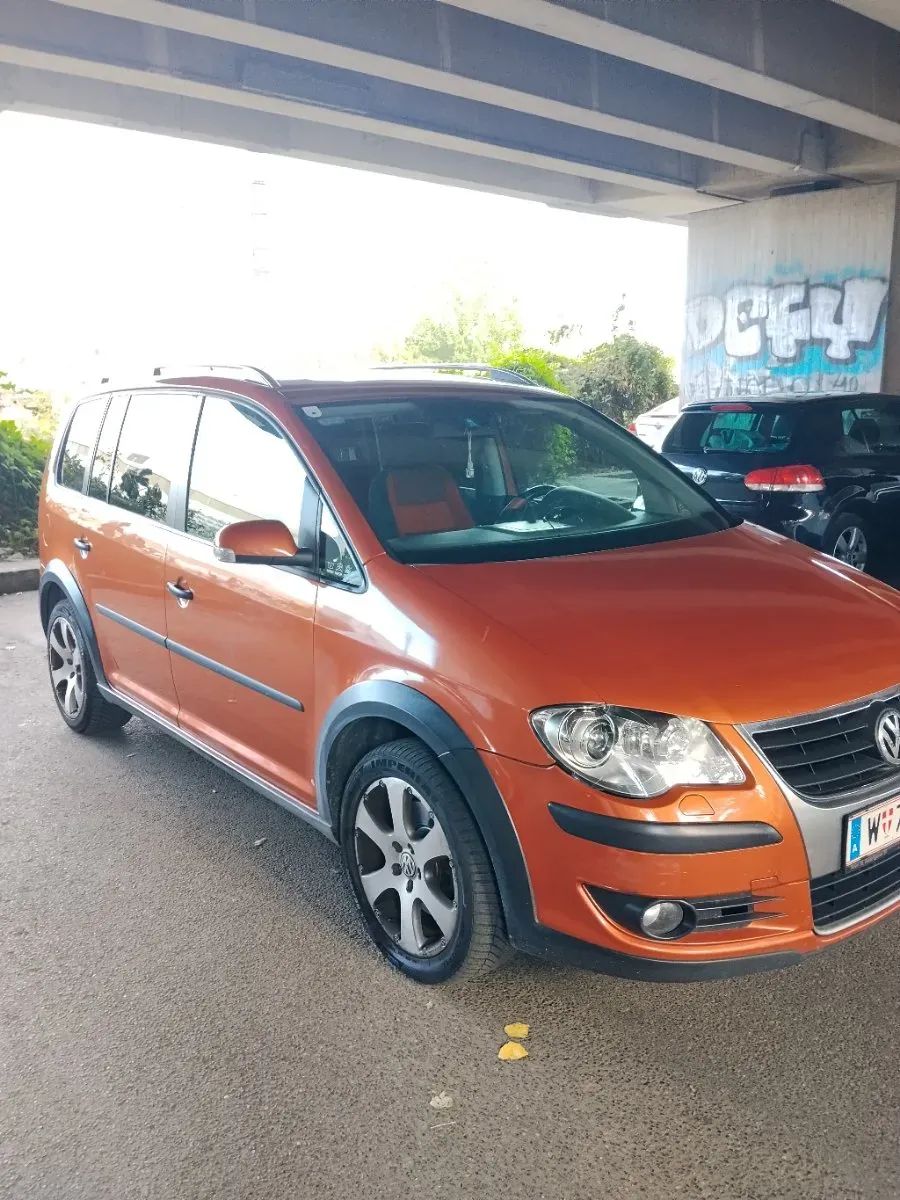 Volkswagen Touran 2008 photo 3