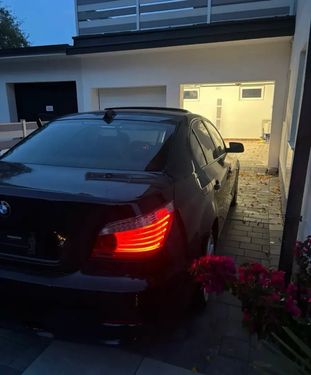 BMW 5 Series 2008 photo 2