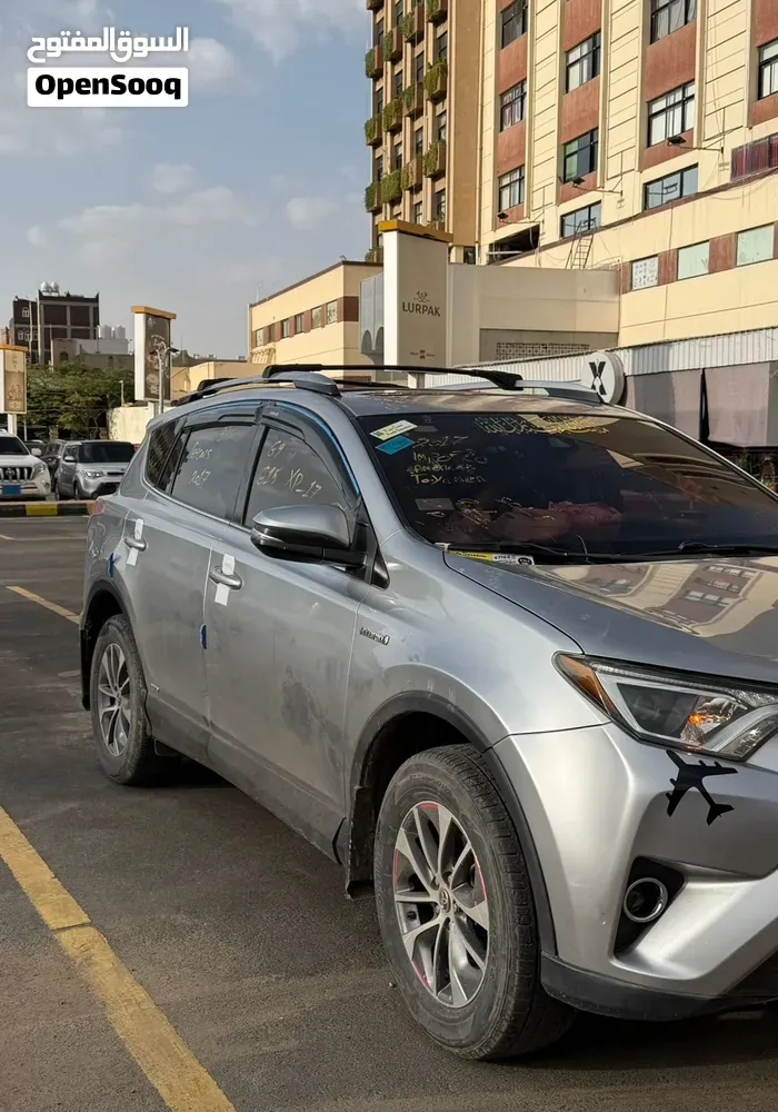 Toyota Rav4 2017 photo 2
