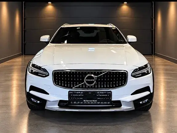 Volvo V90 Cross Country 2017 photo 2