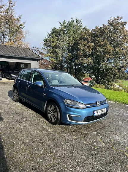 Volkswagen E-Golf 2015 photo 2