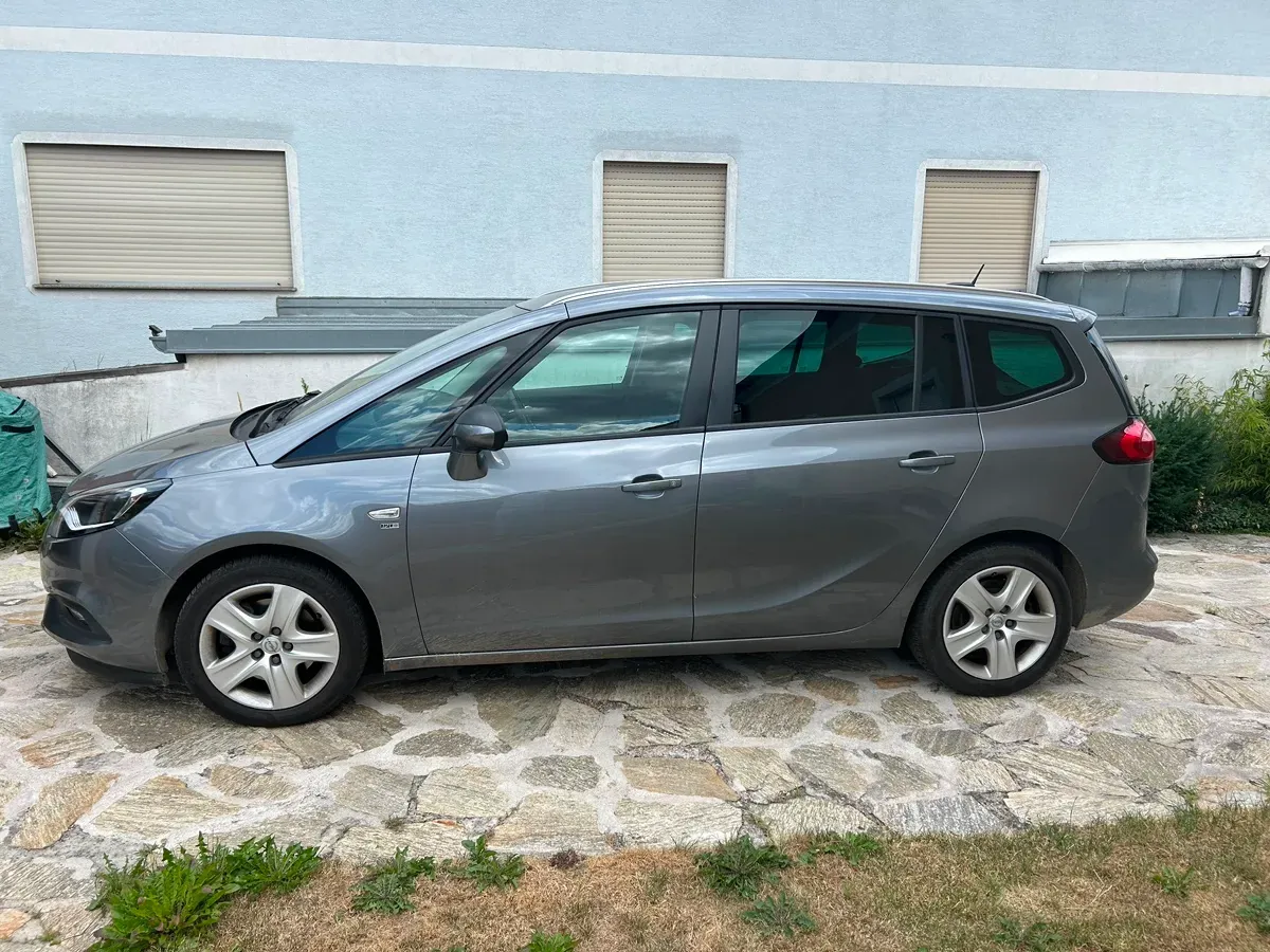Opel Zafira Tourer 2019 photo 3