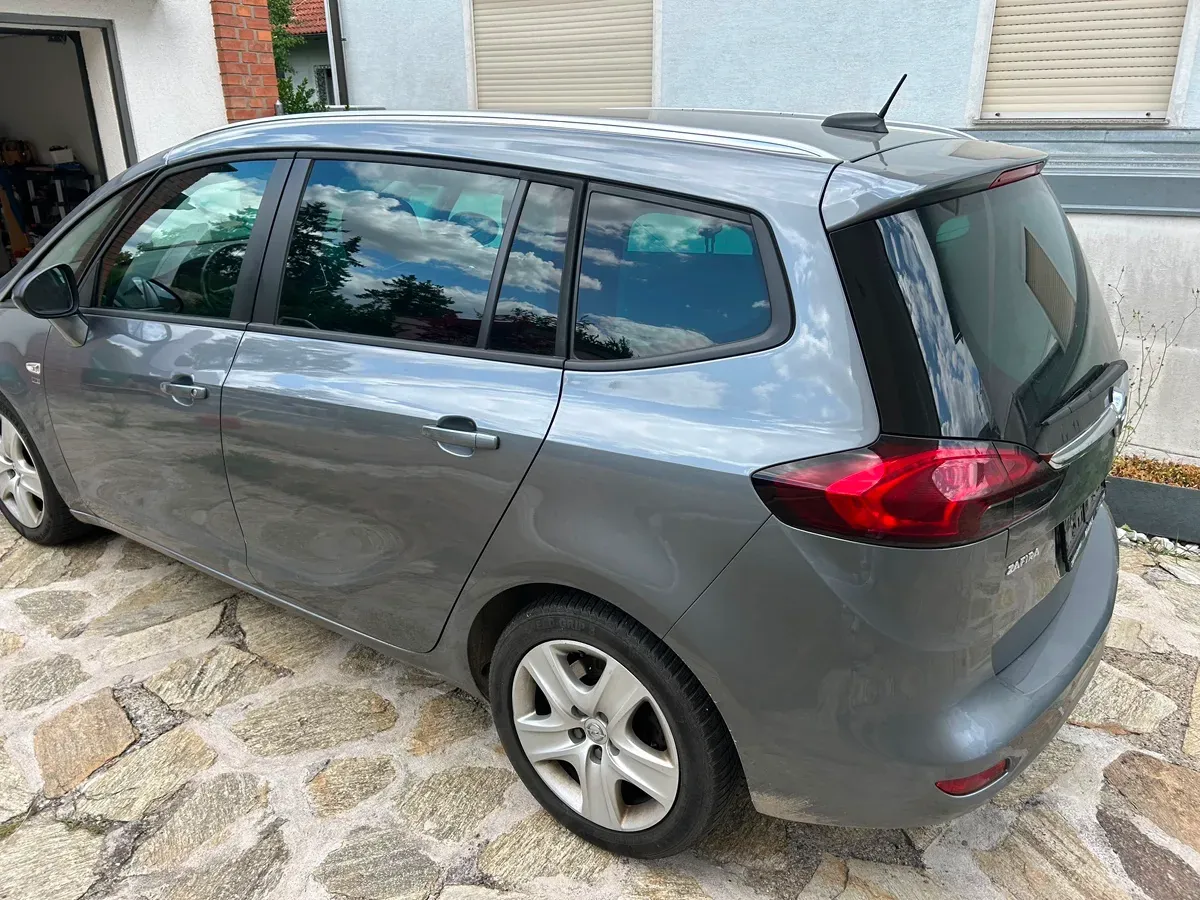 Opel Zafira Tourer 2019 photo 2