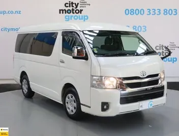 Toyota Hiace 2023 photo 2