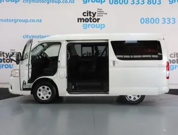 Toyota Hiace 2023 photo 4