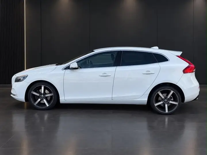 Volvo V40 2013 photo 4