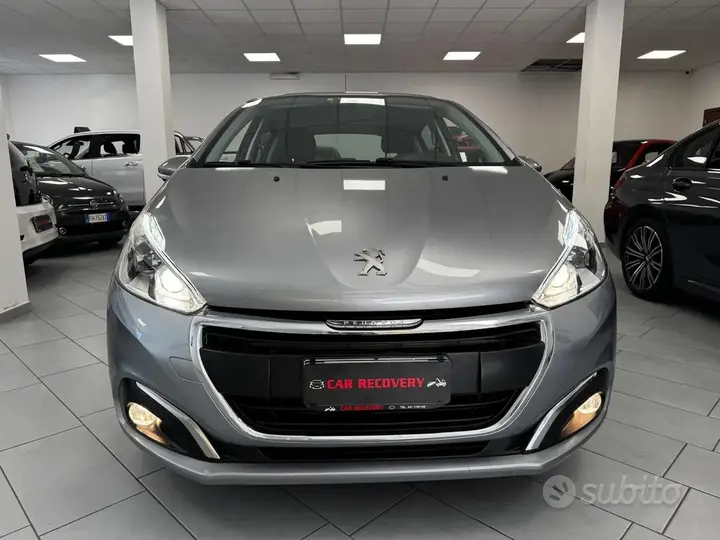 Peugeot 208 2019 photo 2
