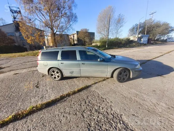 Volvo V70 2002 photo 2