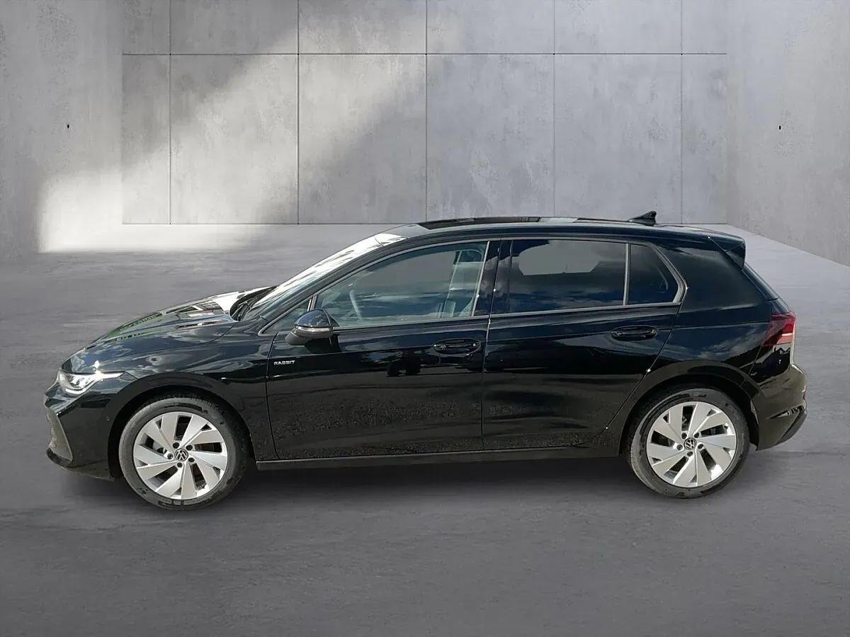 Volkswagen Golf 2026 photo 2
