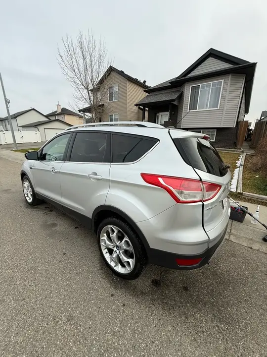 Ford Escape 2015 photo 2