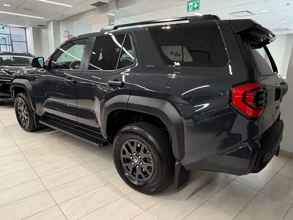 Toyota 4Runner 2026 photo 3