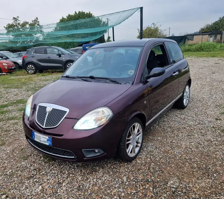 Lancia Ypsilon
