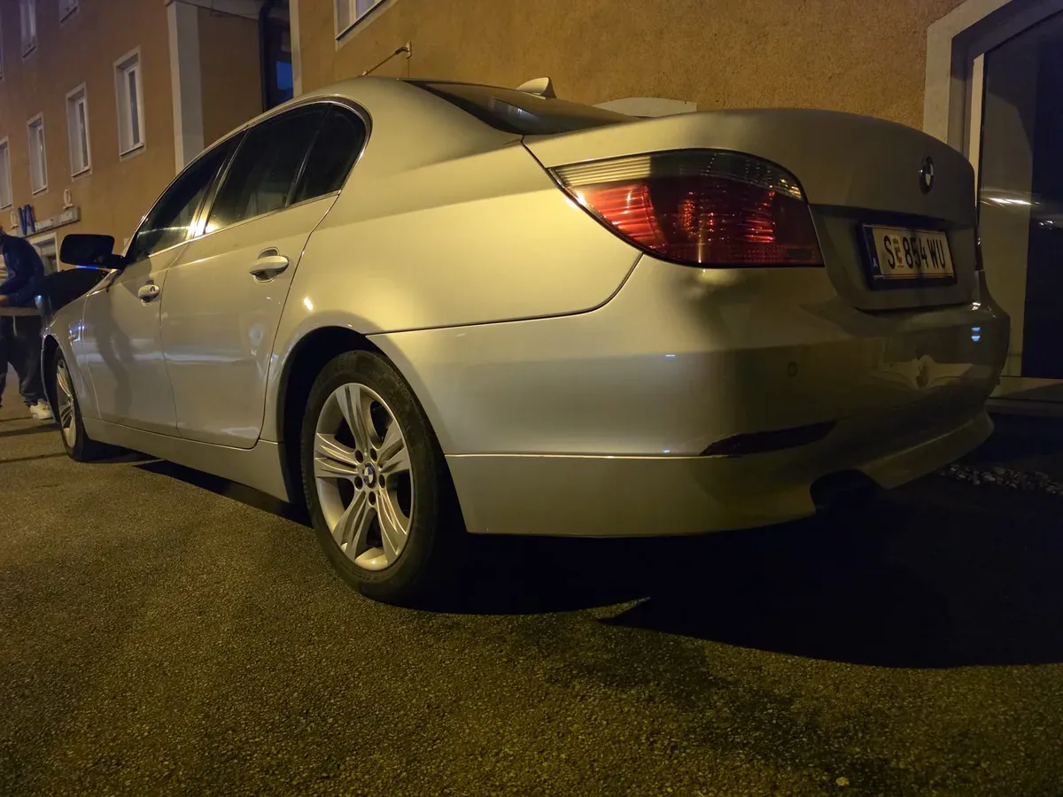 BMW 5 Series 2004 photo 2