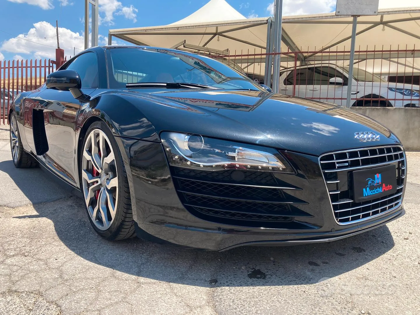 Audi R8 2008 photo 2