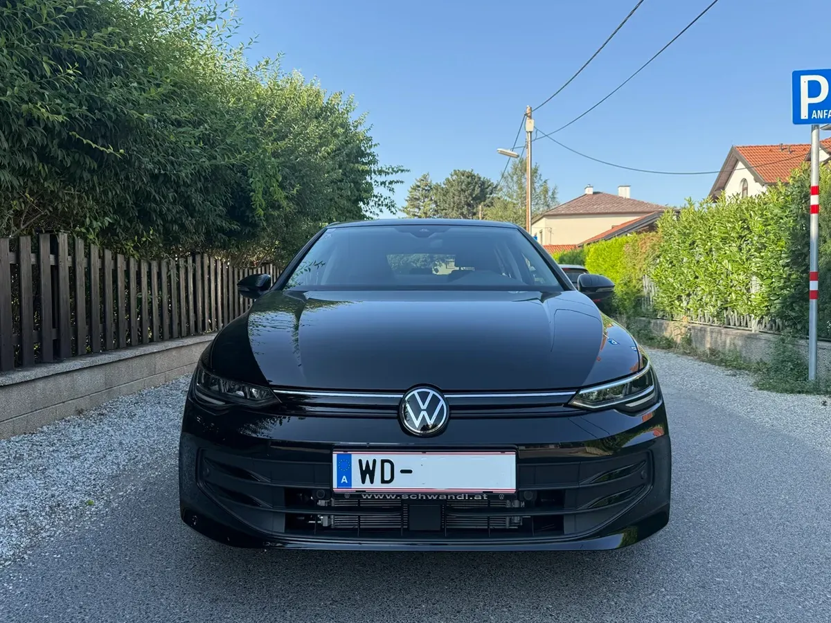 Volkswagen Golf 2025 photo 2