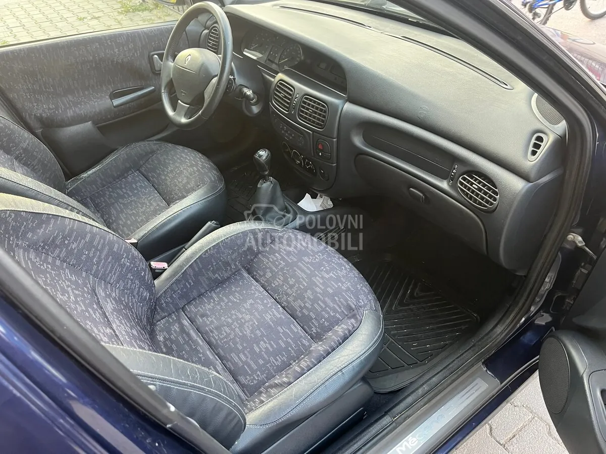 Renault Megane 2002 photo 2
