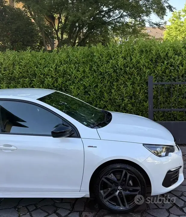 Peugeot 308 2019 photo 2