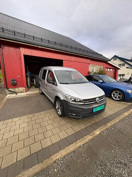 Volkswagen Caddy Maxi 2017 photo 2