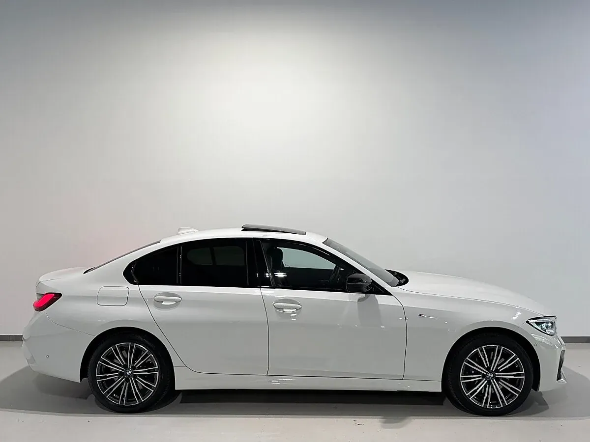 BMW 3 Series 2020 photo 2