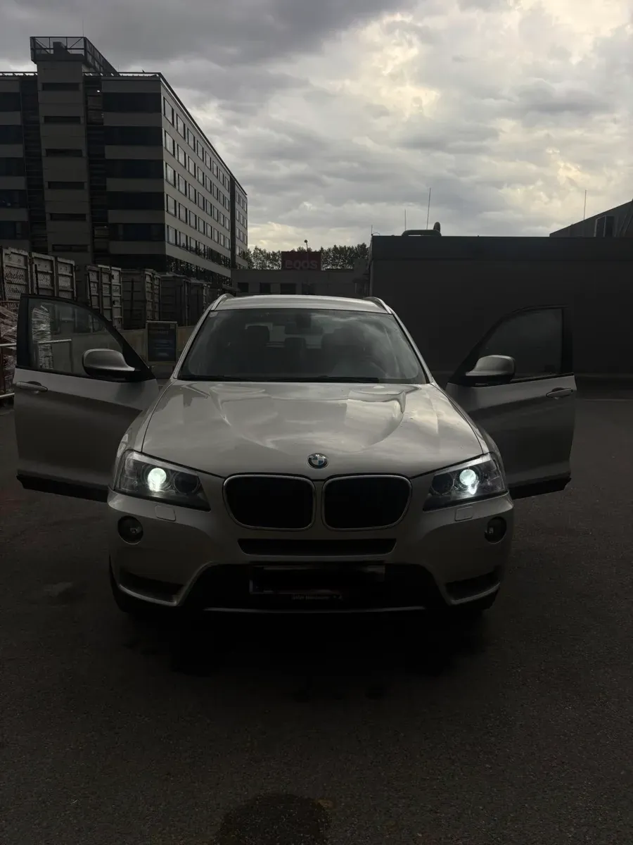 BMW X3 2012 photo 2