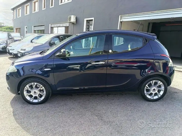Lancia Ypsilon 2015 photo 4