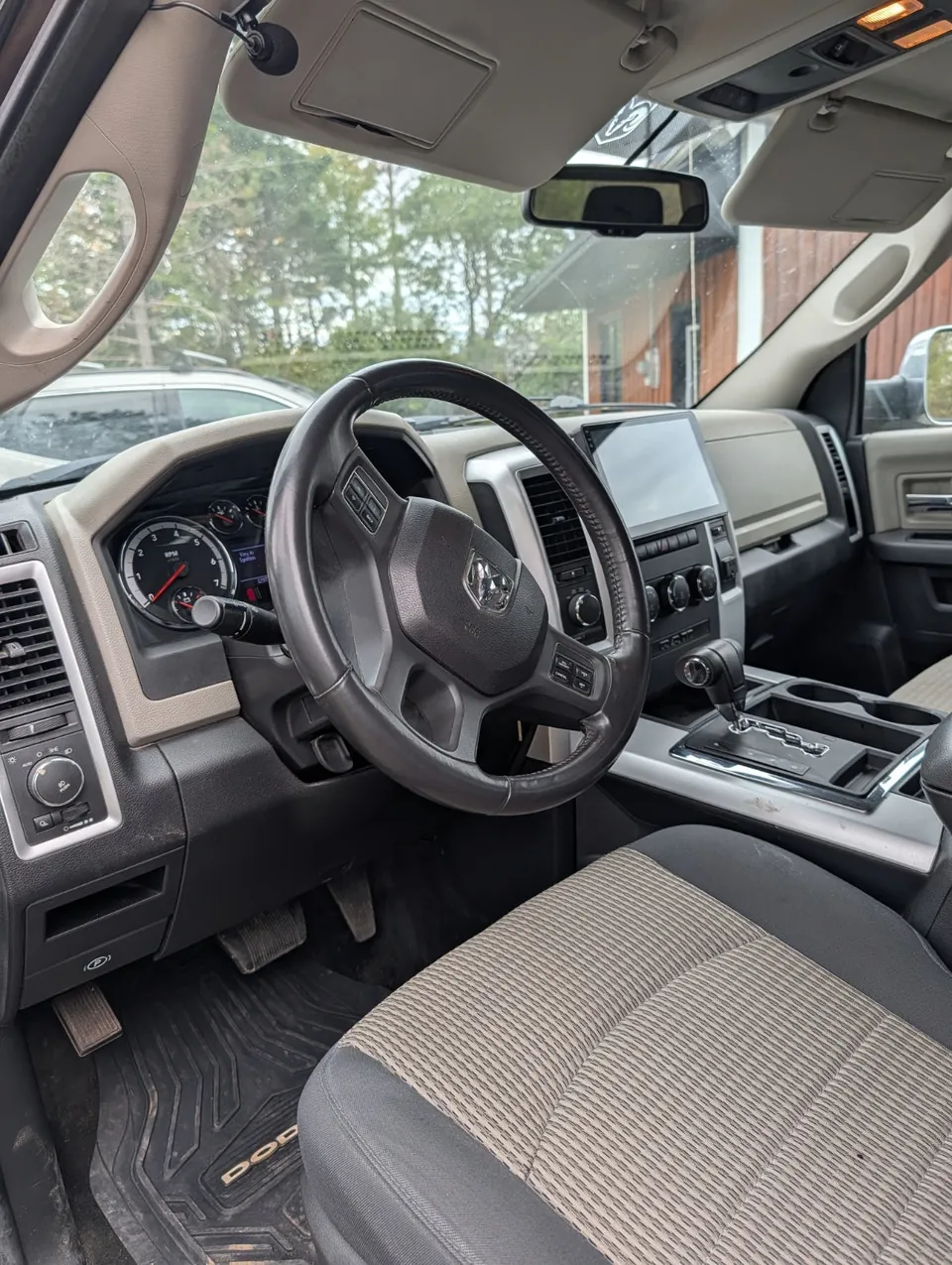 Dodge Ram 1500 2012 photo 3