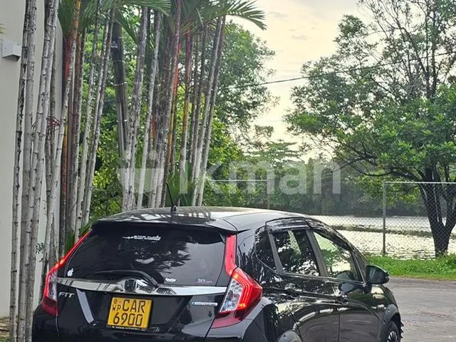 Honda Fit 2015 photo 2
