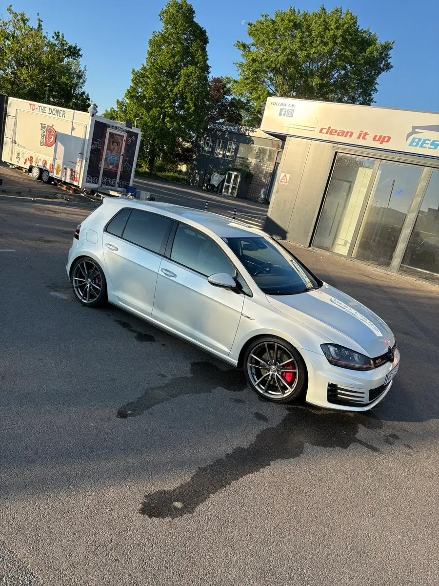 Volkswagen Golf 2013 photo 2