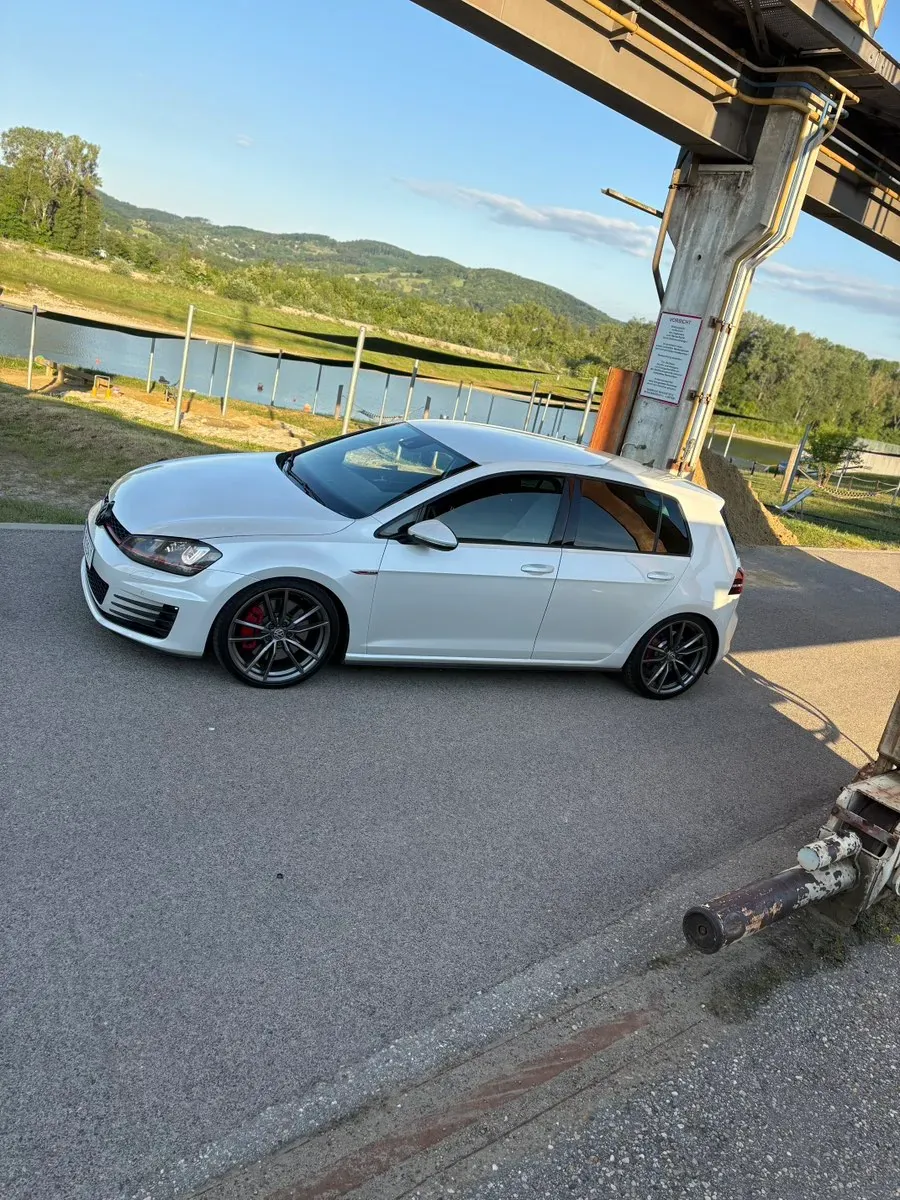 Volkswagen Golf 2013 photo 3