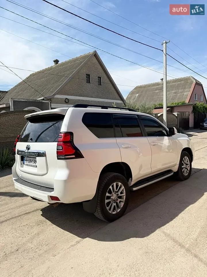 Toyota Land Cruiser Prado 2018 photo 4