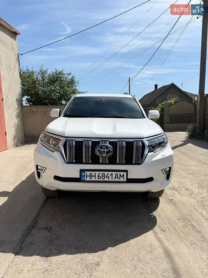 Toyota Land Cruiser Prado 2018 photo 2