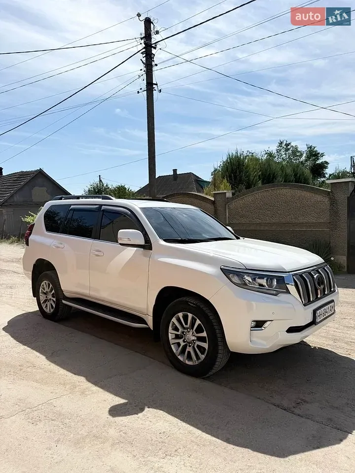 Toyota Land Cruiser Prado 2018 photo 3