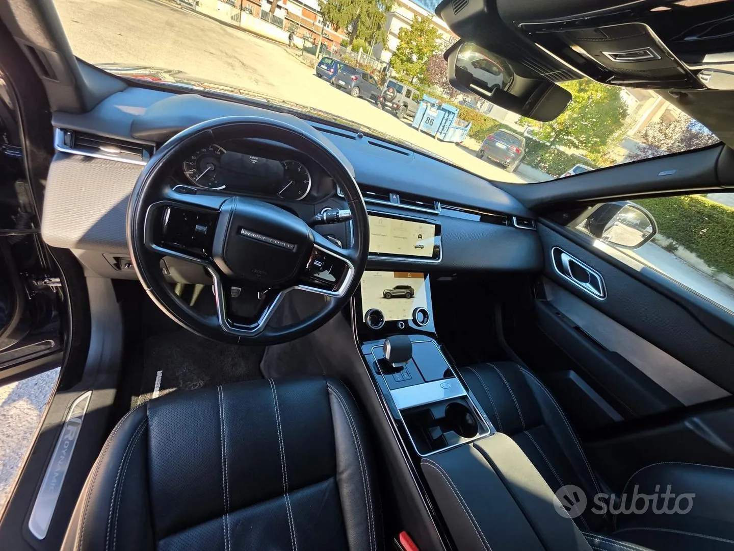 Land Rover Range Rover Velar 2022 photo 4