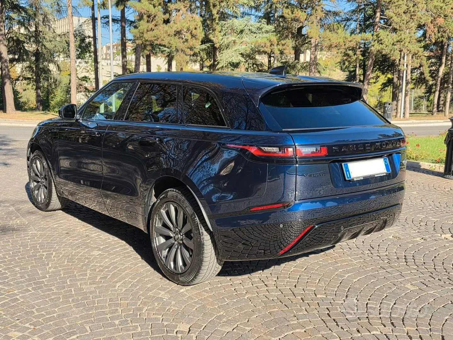 Land Rover Range Rover Velar 2022 photo 2