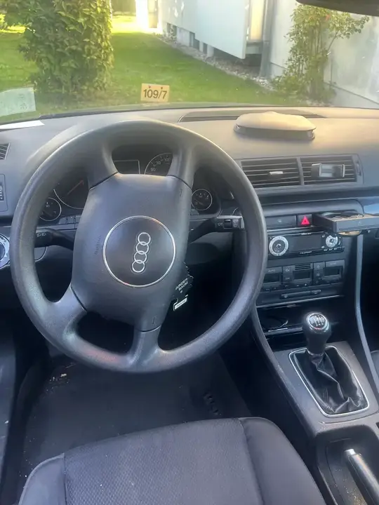 Audi A4 2002 photo 2