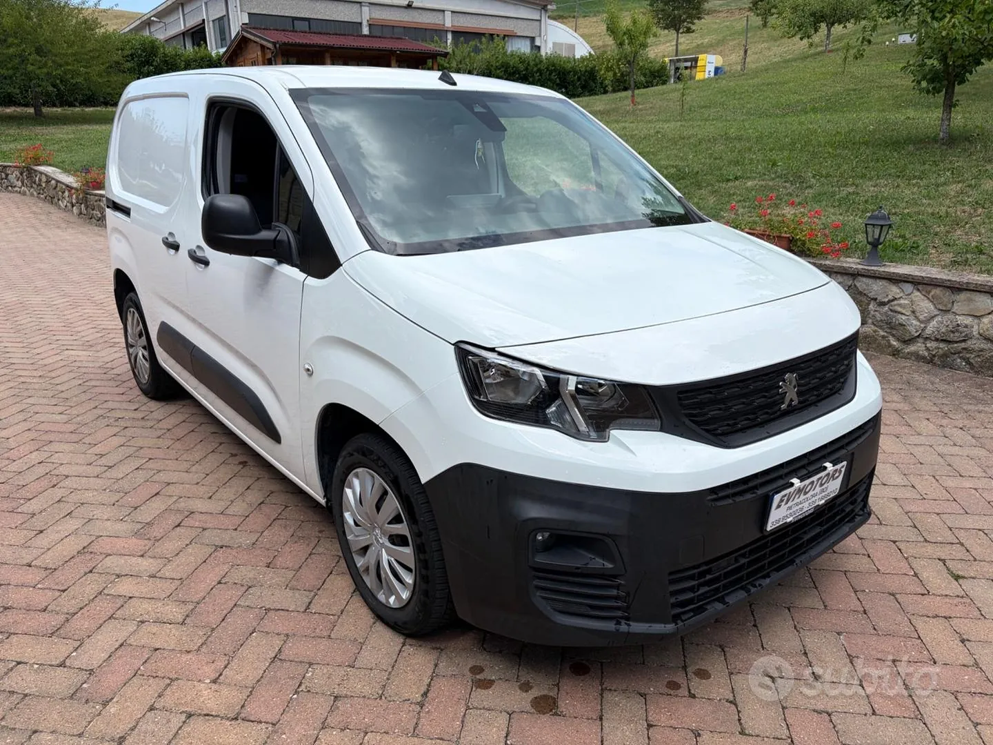 Peugeot Partner 2021 photo 2
