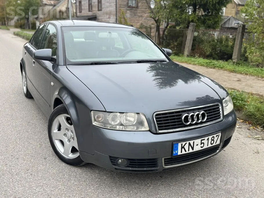 Audi A4 2004 photo 2