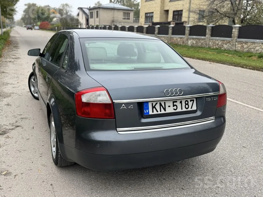 Audi A4 2004 photo 4