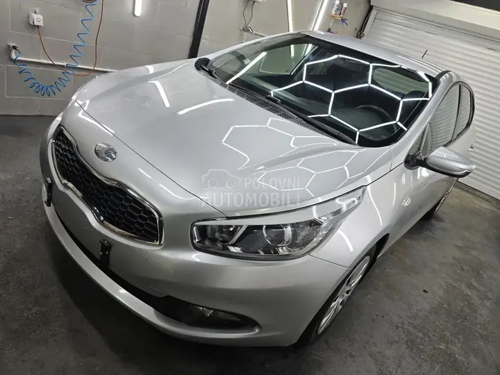 Kia Ceed 2012 photo 5